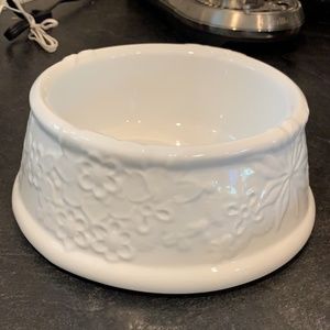 Oscar de la Renta dog bowl
